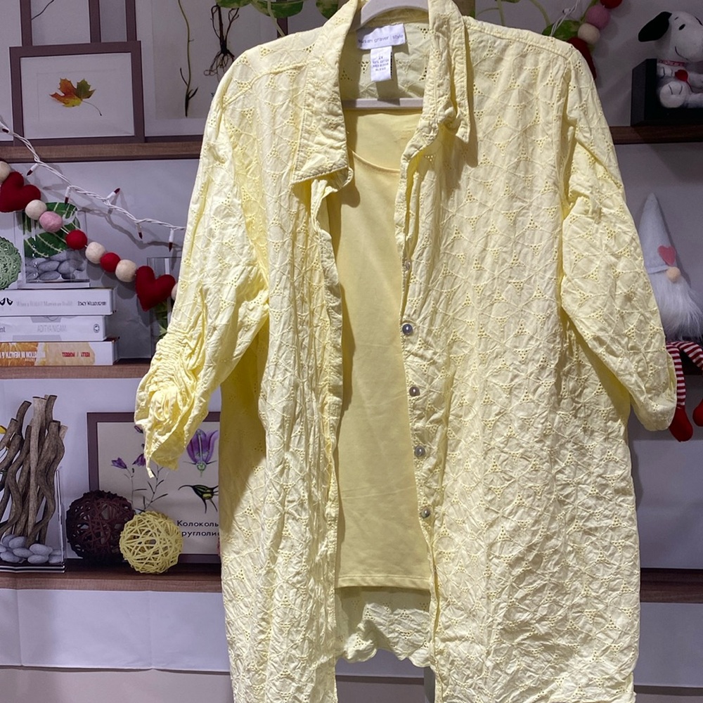 Susan Graver 2 X two piece top set. Tank under eyelet lace button down shirt